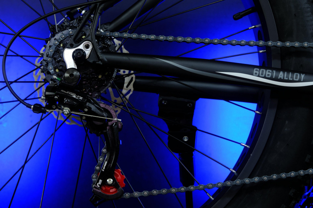 LORAK FAT Safe 26 Матовый Чёрный/Белый рама 19 (на рост 171-182)